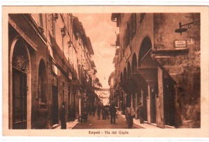 Via del Giglio in una cartolina d'epoca